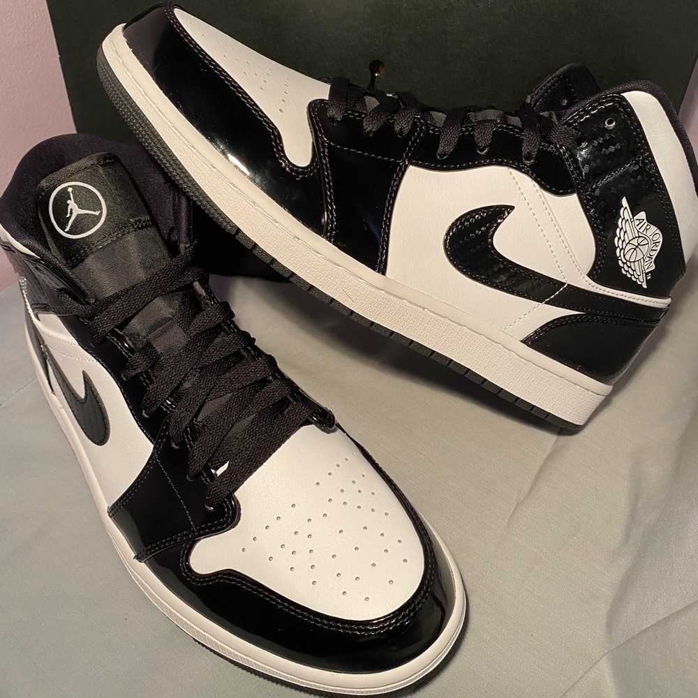 Jordan 1 mid carbon fiber sizes 11 180$ 🔥
